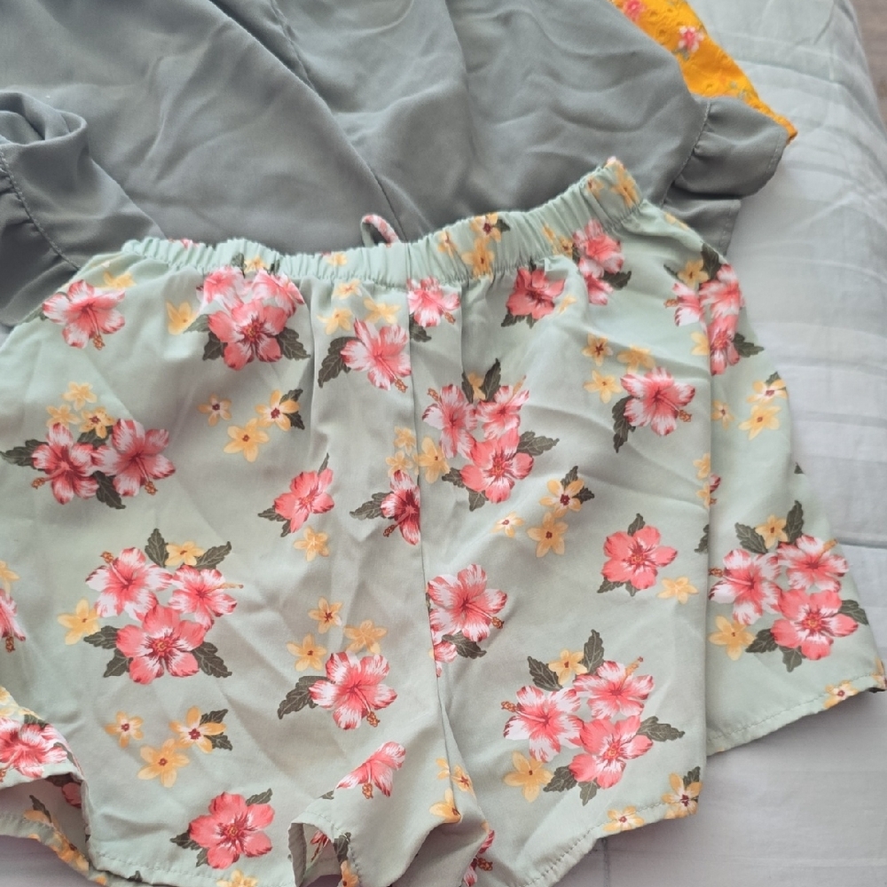 Colorful Patterned Shorts Collection - Picture 3 of 9